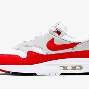 air max 1 og anniversary red (Size 9.5)